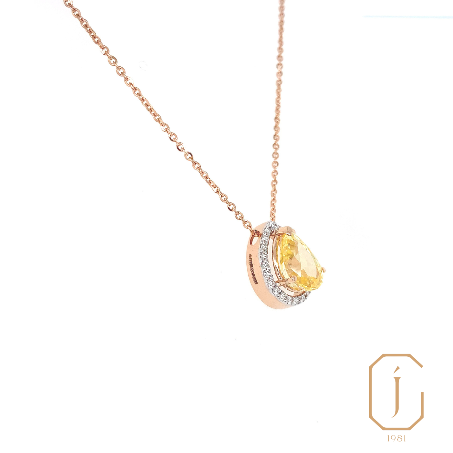Cora Pendant Chain Necklace