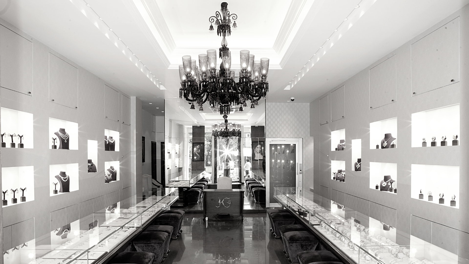 Load video: Jet Gems Store Mumbai Store Tour With Jewellery Masterpiece Tatyana Pfaifer